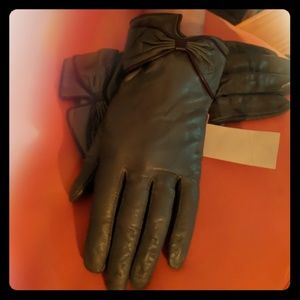 Vintage women's driving gloves